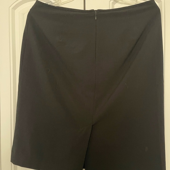 Ann Taylor Elegant Black Pencil Skirt - Picture 2 of 4
